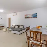 Apartamento Two Bedroom Cozy In *