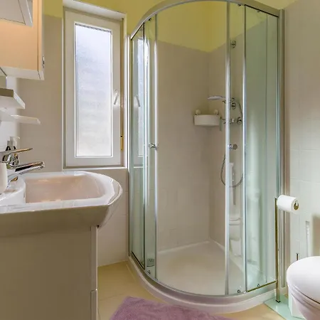 Two Bedroom Cozy In アパート *