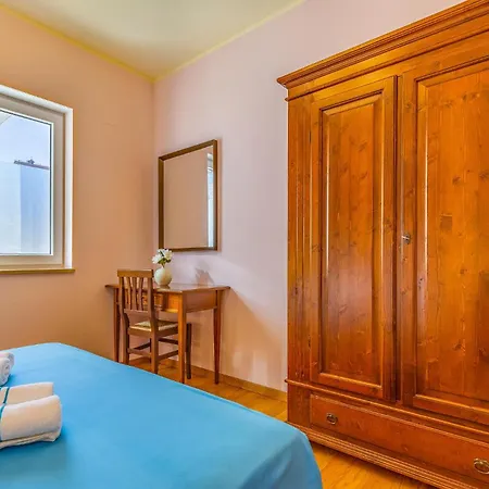 アパート Two Bedroom Cozy In バニョレ